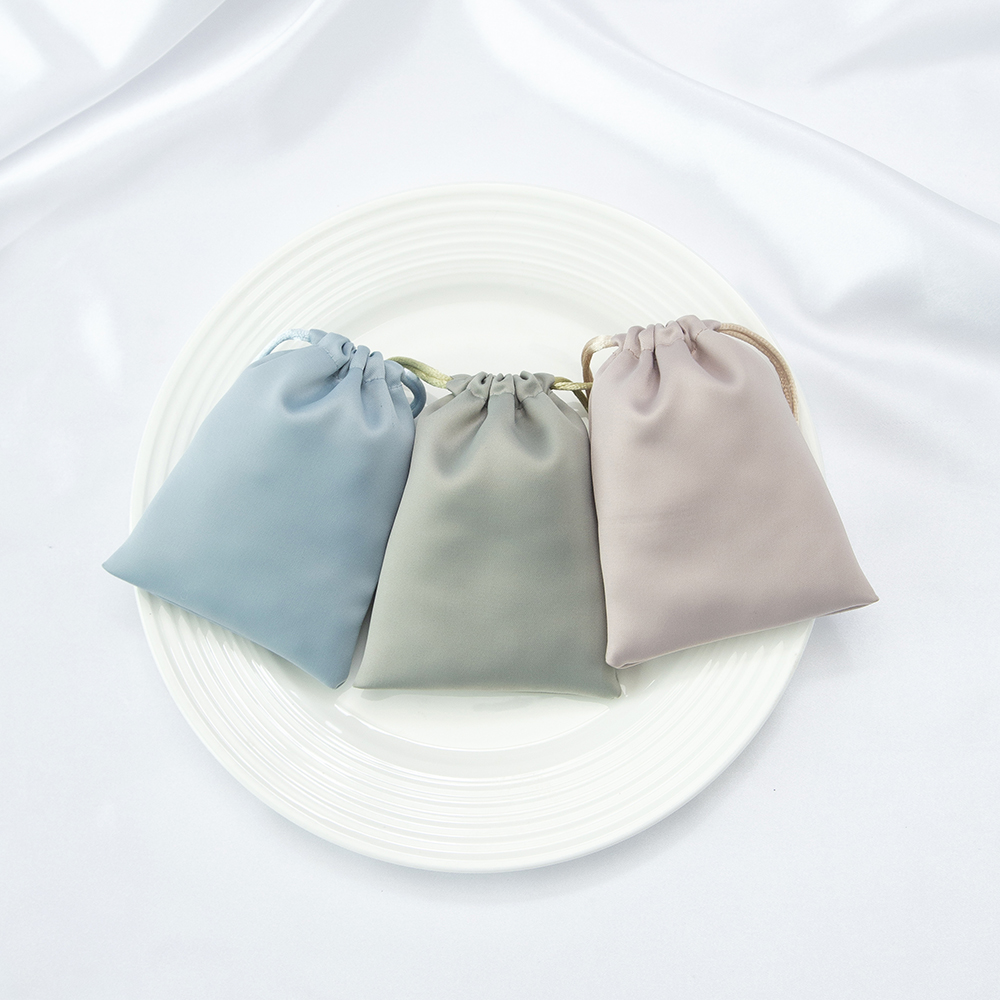 5 個シルクベルベットジュエリーバッグサテン巾着ジュエリーリングイヤリングオーガナイザーギフト Pouth 結婚式クリスマス好意キャンディーバッグ