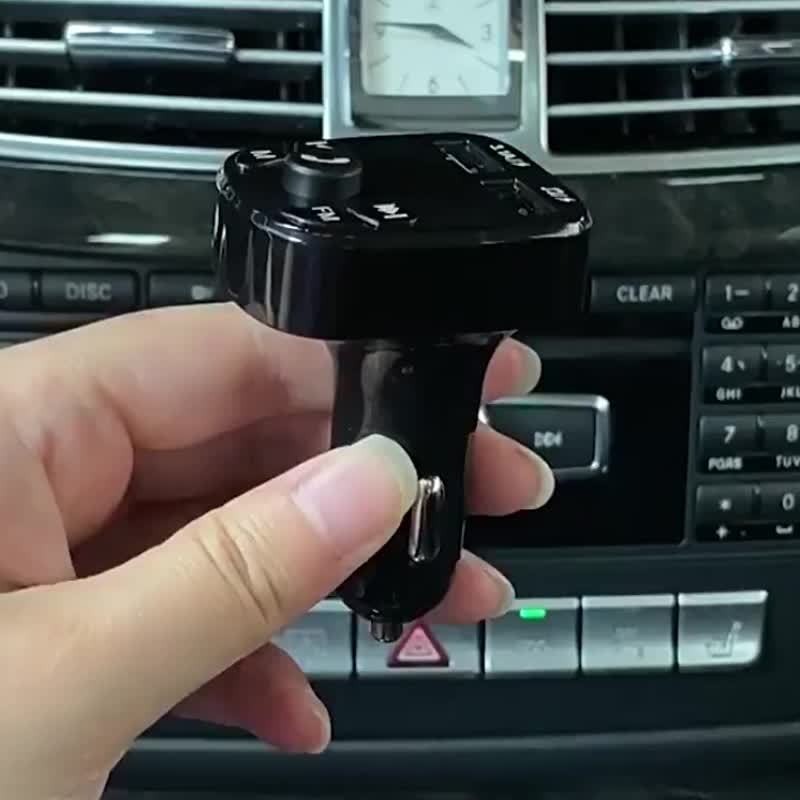 1 pc Car MP3 Wireless Car Bluetooth FM Transmitter Aux Supports QC3.0 Charging Treble and Bass Sound Music Player