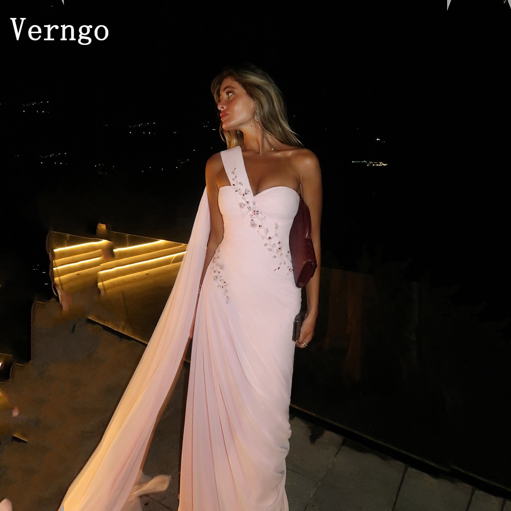 Verngo Rosa glänzende Perlen formelle Anlässe Kleider One Shoulder A-Linie Ballkleider bescheidenes arabisches Abendkleid individuell gestaltet