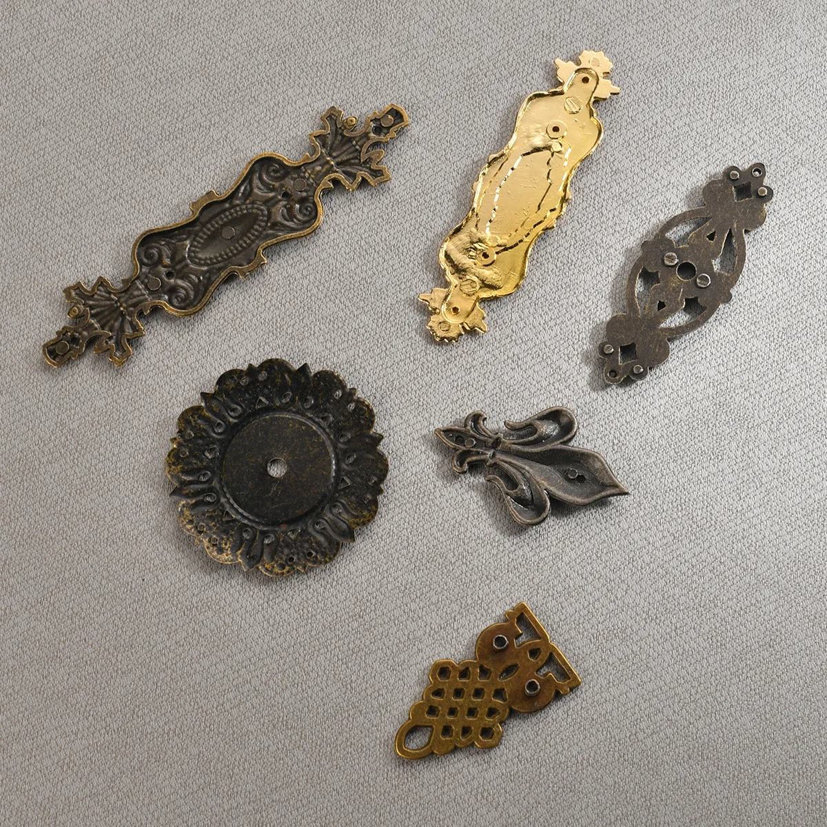 Antike Geschenkbox aus Holz, abgerundeter Eckcode, dekoratives Eisenblech, Legierungsblech, Eckenschutz