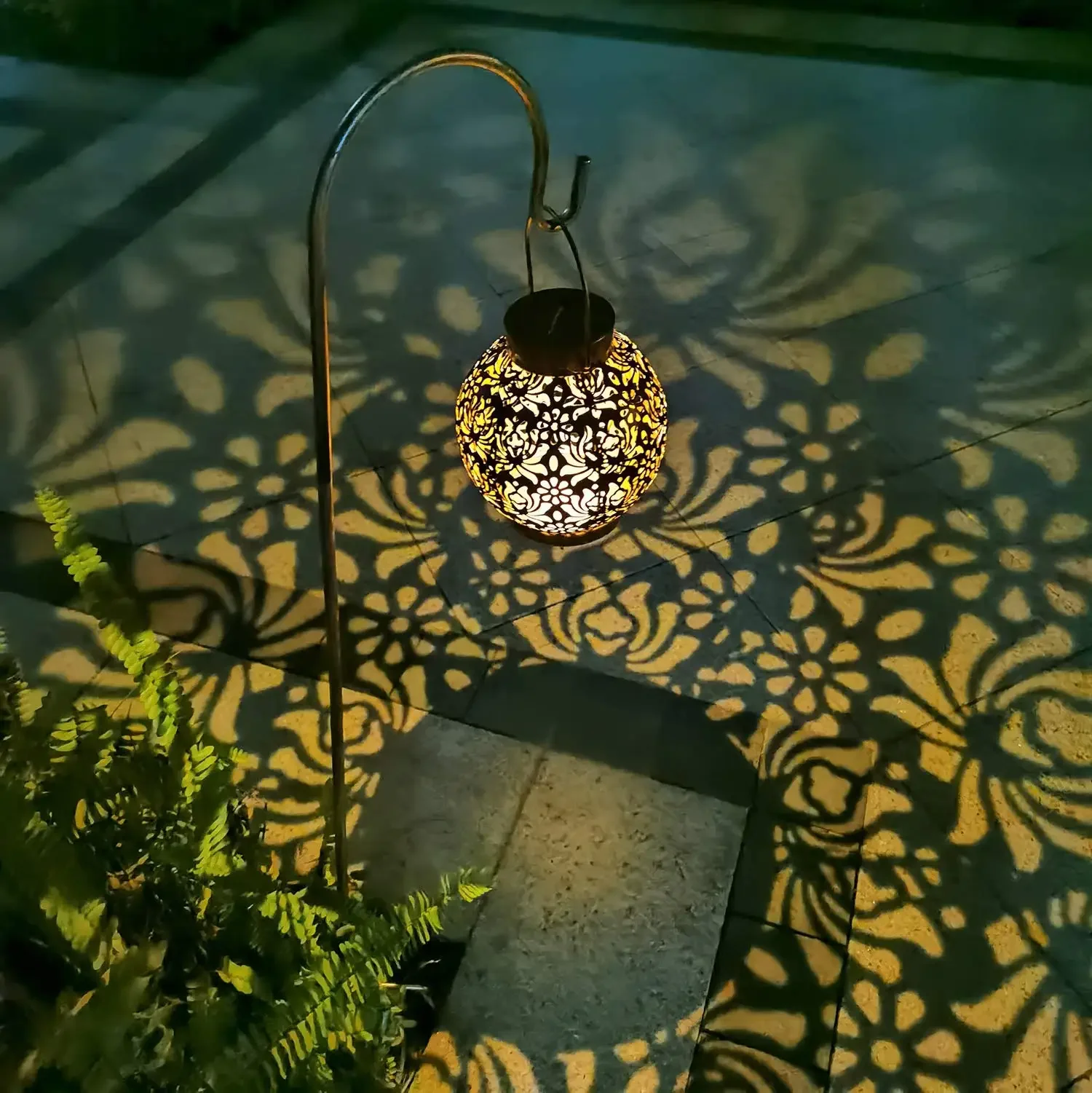 Zewnętrzna lampa solarna ogrodowa, żelazna lampa wisząca, ażurowa lampa LED do oświetlenia krajobrazu, dekoracja ogrodowa, lampa projekcyjna, wodoodporna.