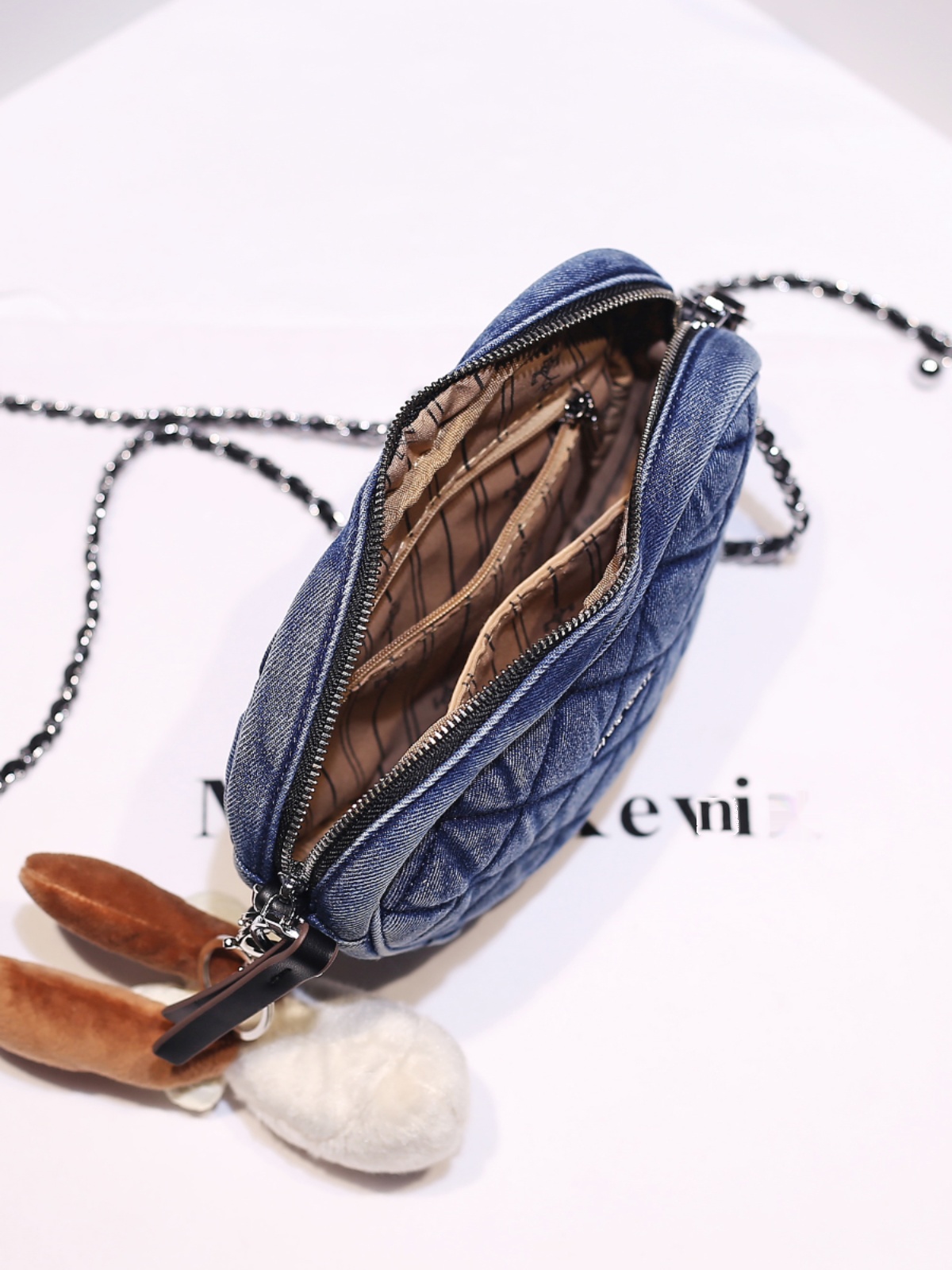 MackKevin Denim Heart Shaped Women's Crossbody Bag Luxury Minimalist Diamond Grid Chain Strap Casual Sle Small Size