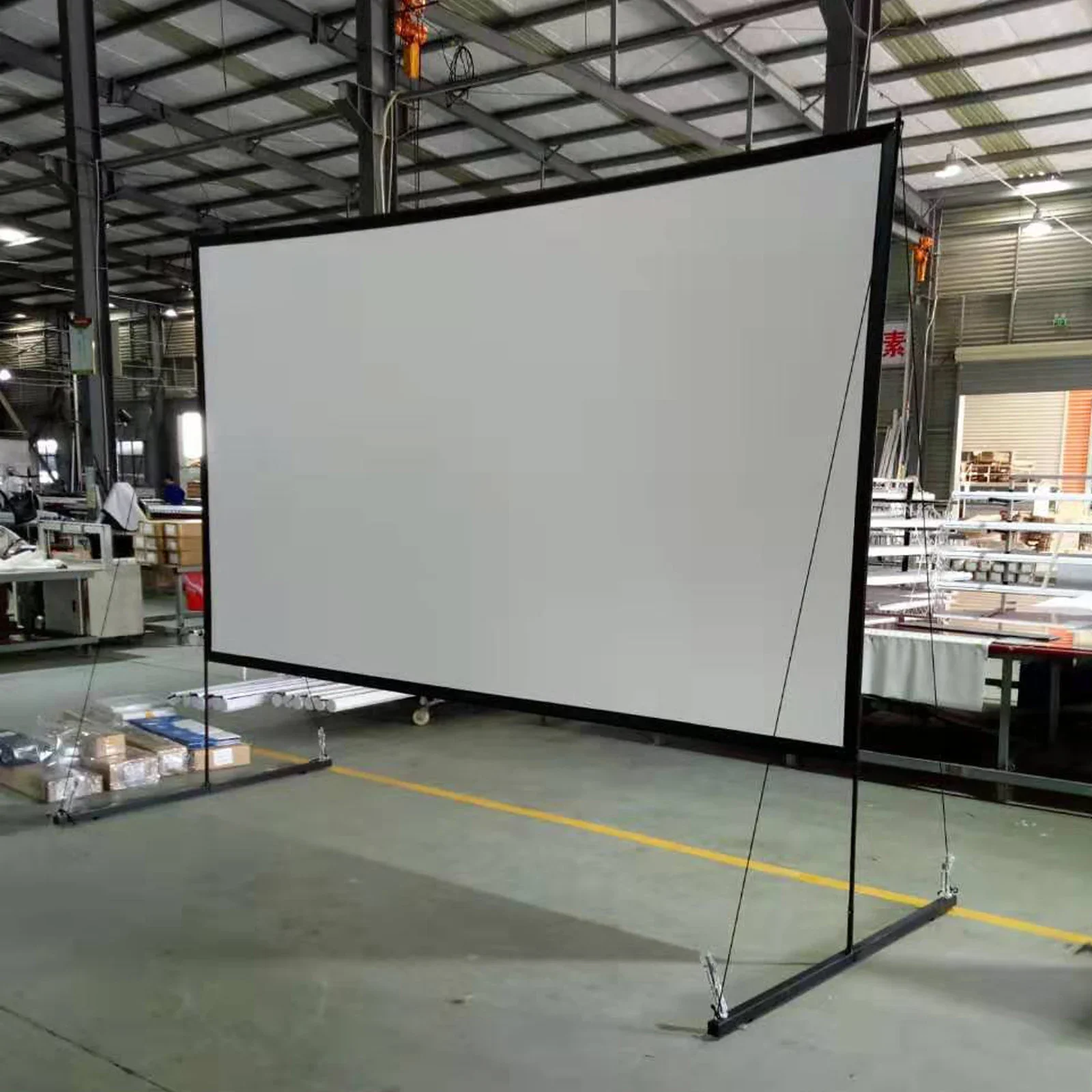 Leicht Transportierbare Projektionsleinwand (Demontierbar), 150 Zoll 16:9 – Glatte Kanten (Anti-Kratzer), Nettogewicht 11,99Kg