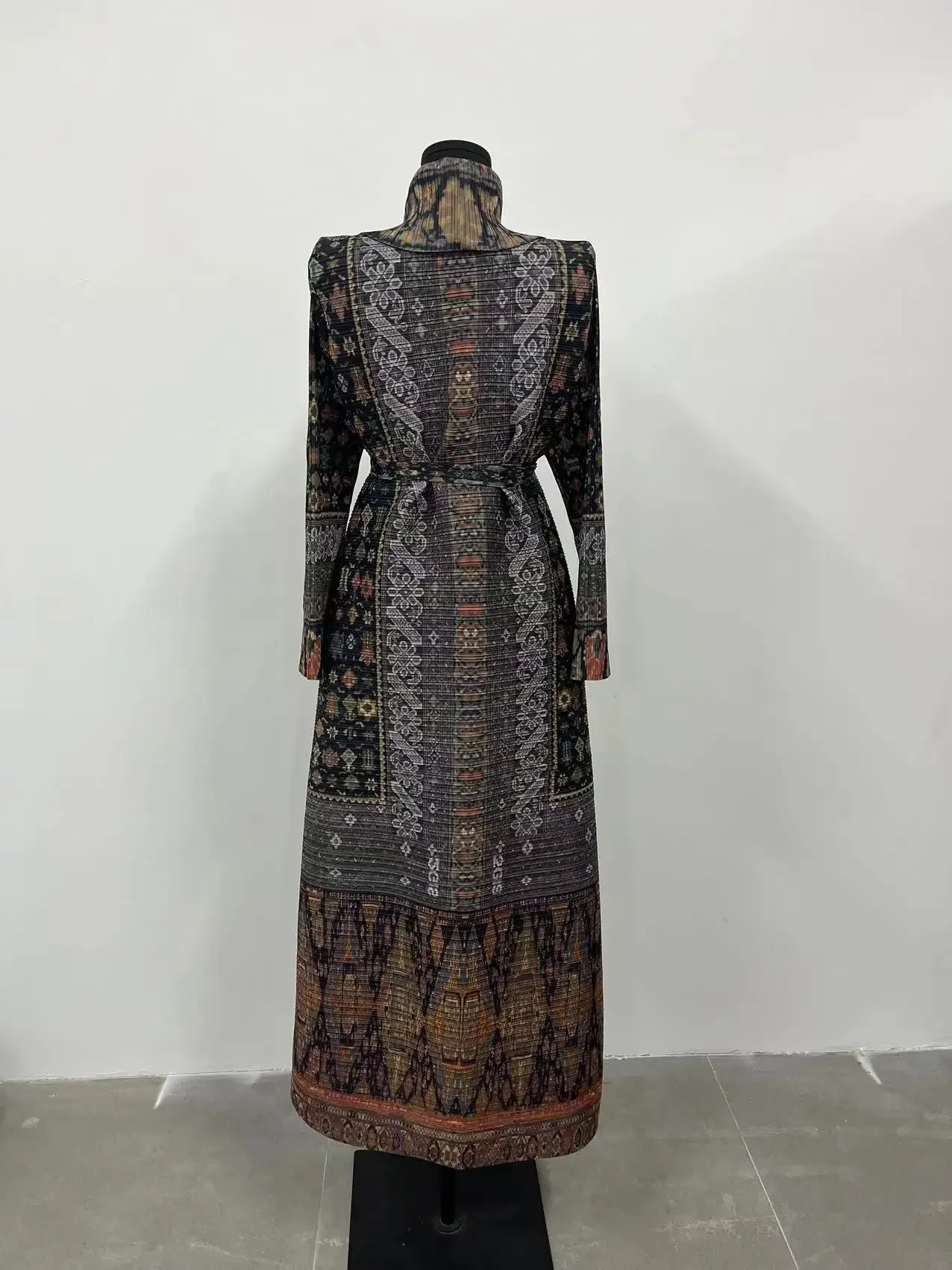Miyake плиссированный плащ со складным воротником и длинными рукавами для женщин 2024, новое зимнее оригинальное дизайнерское модное платье-кардиган