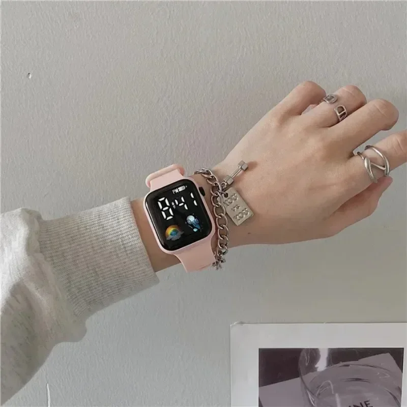 Nuevos relojes deportivos LED, Reloj Digital Para hombres y mujeres, relojes de pulsera informales de silicona, Reloj Para Mujer (sin pulsera)