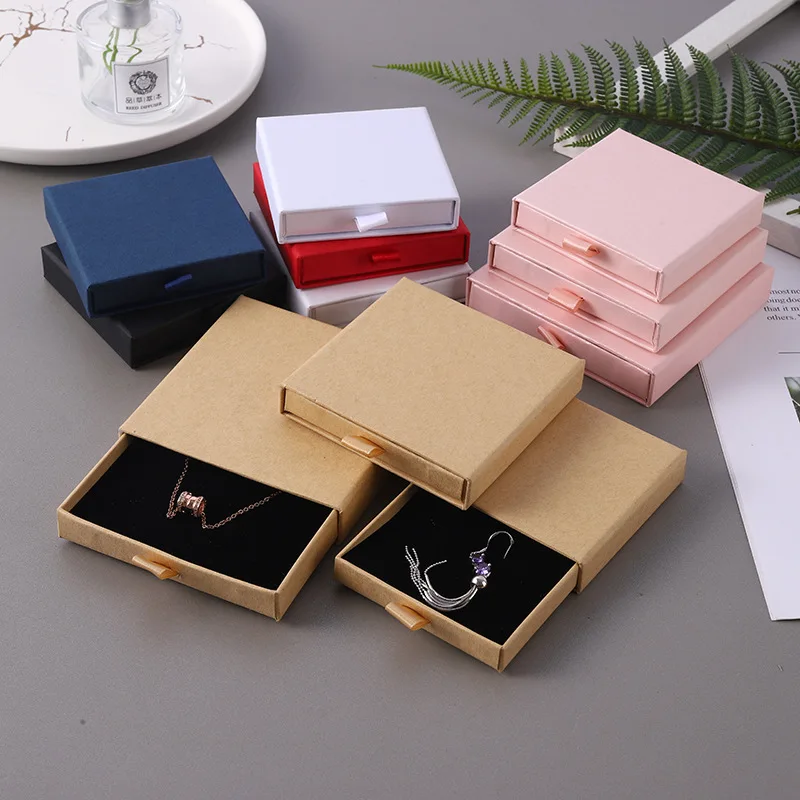 10 ชิ้น 8x8x1.7 เซนติเมตรกระดาษคราฟท์ลิ้นชักเครื่องประดับกล่องบรรจุภัณฑ์บัตรอวยพรสร้อยคอสร้อยข้อมือต่างหูของขวัญกรณีกล่อง