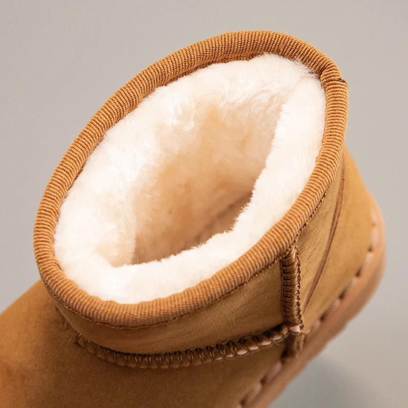 Crianças botas de neve estilo conciso de pelúcia grosso inverno crianças bota curta cor sólida deslizamento-on unisex clássico meninos meninas sapatos 23-36