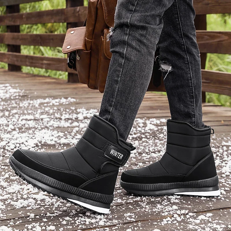 Botas de invierno para hombre, botas de nieve cálidas de felpa para hombre, botas impermeables de talla grande, botines cómodos para exteriores para hombre, zapatillas de deporte de invierno para hombre
