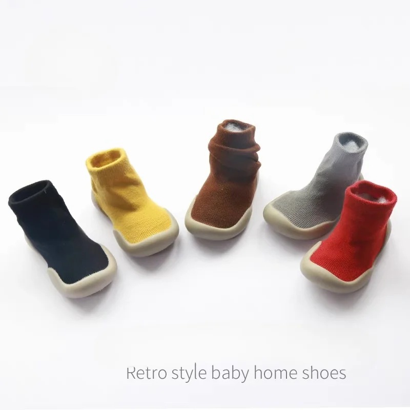 Zapatos para caminar para bebés, primavera y otoño, zapatos antideslizantes de Color sólido para niños, calcetines, calcetines de suelo para niños y niñas