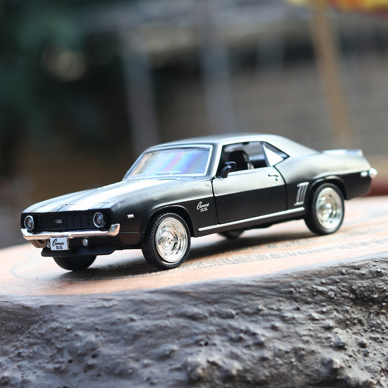 1:36 Chevrolet EUA 1969 Camaro SS Vintage Preto Fosco Diecast Metal Modelo de Carro Brinquedo Para Coleção Presente Crianças A318