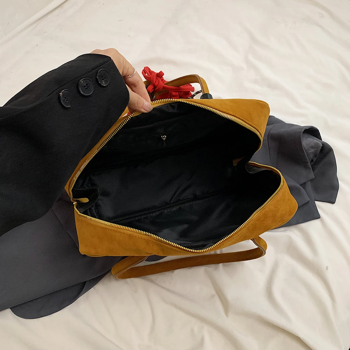 Bolsos de hombro LEFTSIDE NUBUCK, bolso de mano para mujer, nueva tendencia de invierno Y2K, bolsos y monederos de diseño de moda coreana 2024