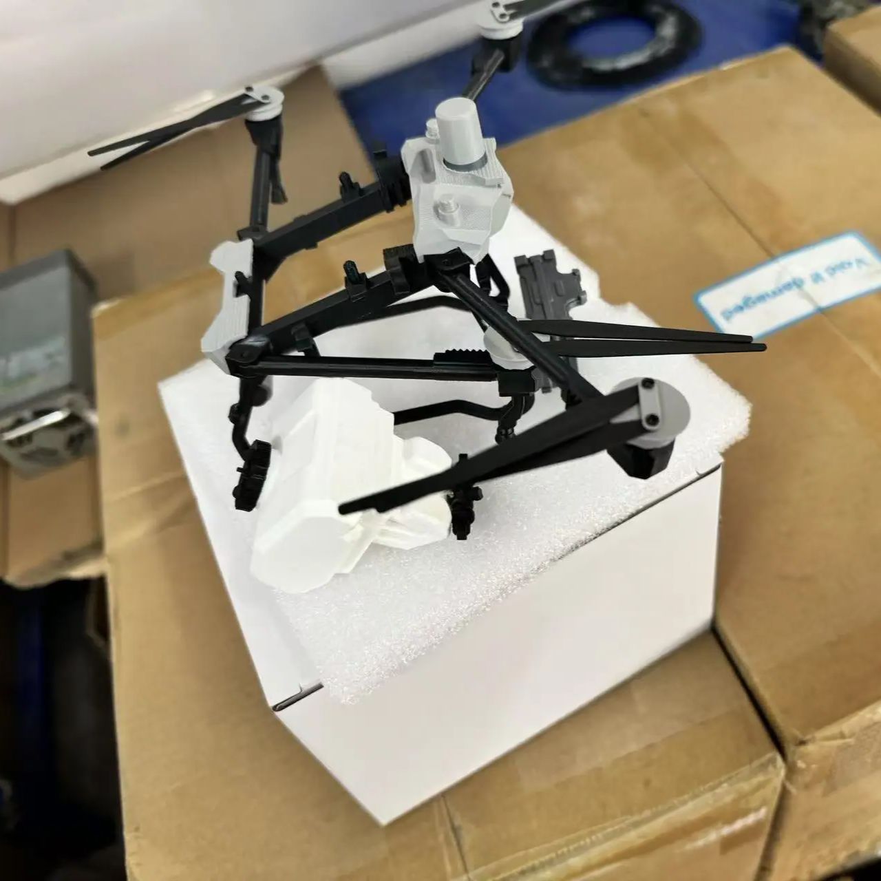 Dji agras-農業用ドローンモデルt60,植物保護,uavモデル,デスクトップ装飾,新年の贈り物,新品