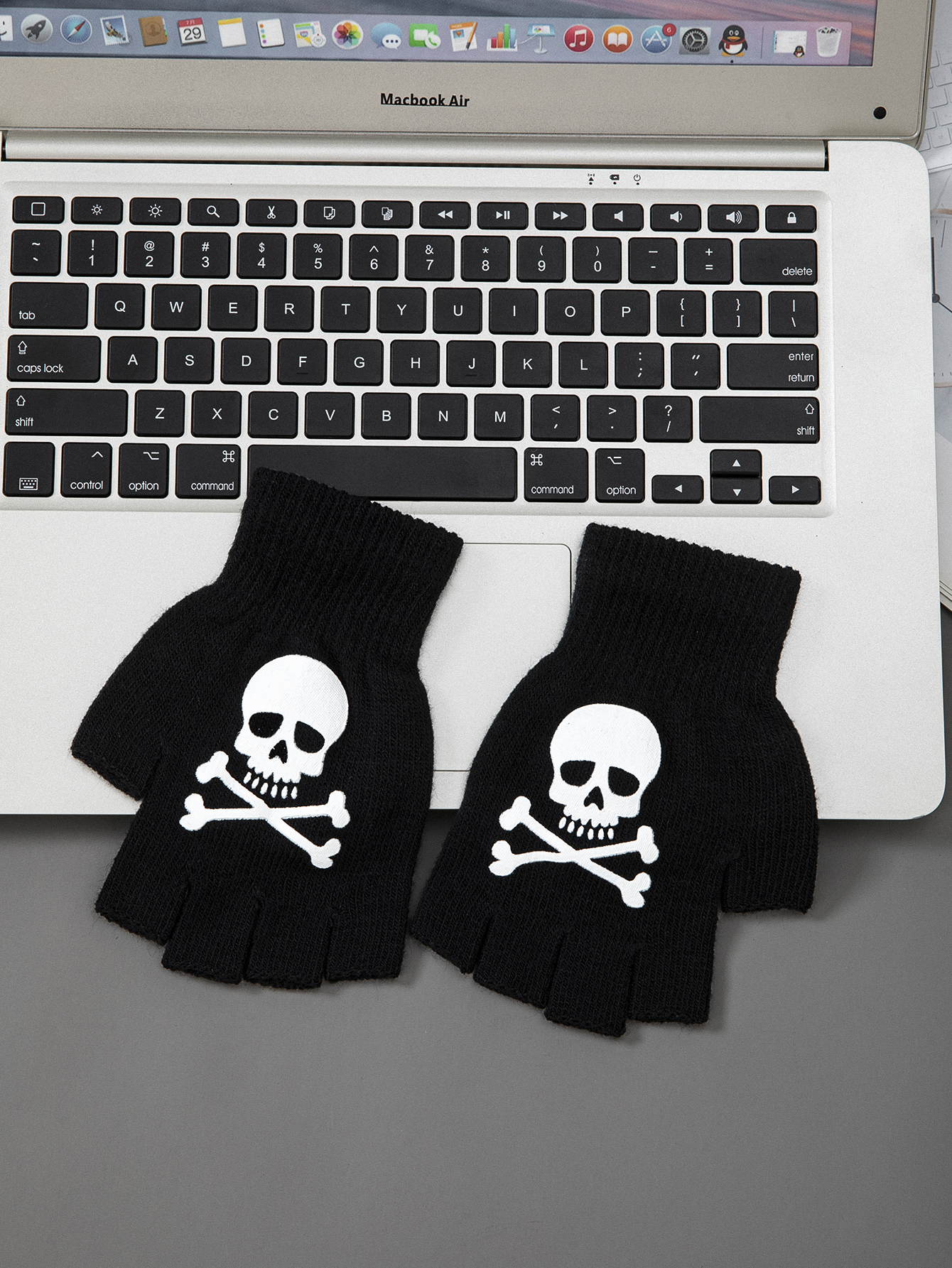 1 pçs novas crianças halloween esqueleto crânio meio dedo luminoso punk luvas de inverno crânio sem dedos preto mitten