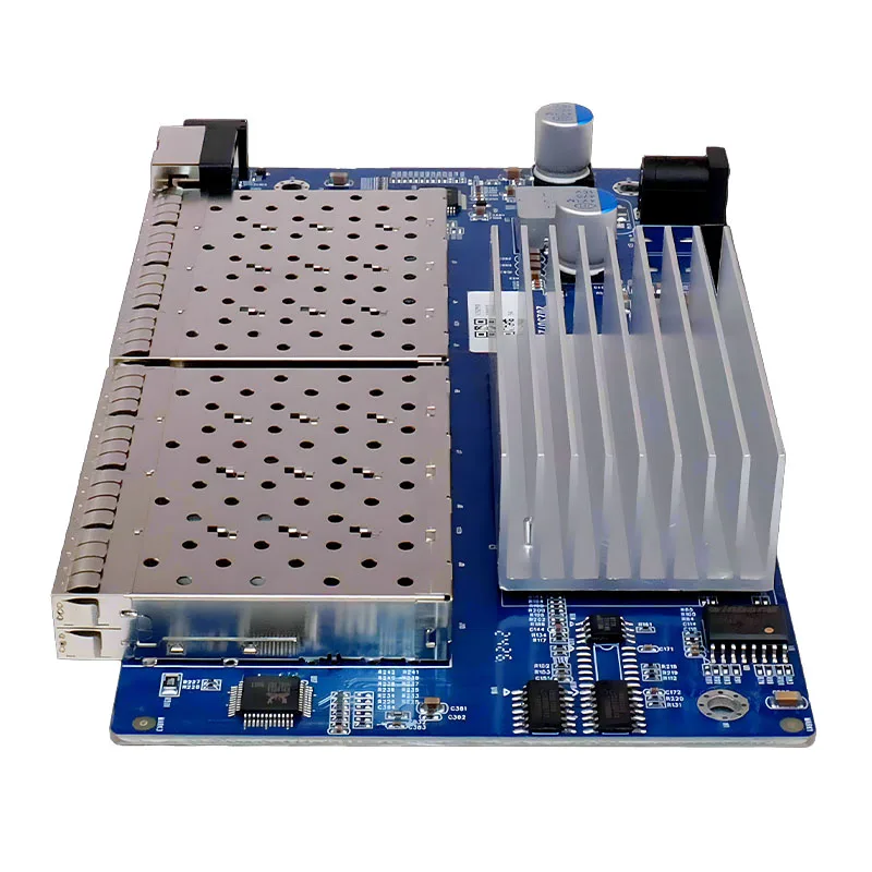 8*10-гигабитных портов SFP+. Управляемый сетевой коммутатор L3. Поддержка DHCP и динамической маршрутизации. Поддержка разделения VLAN и агрегации портов.