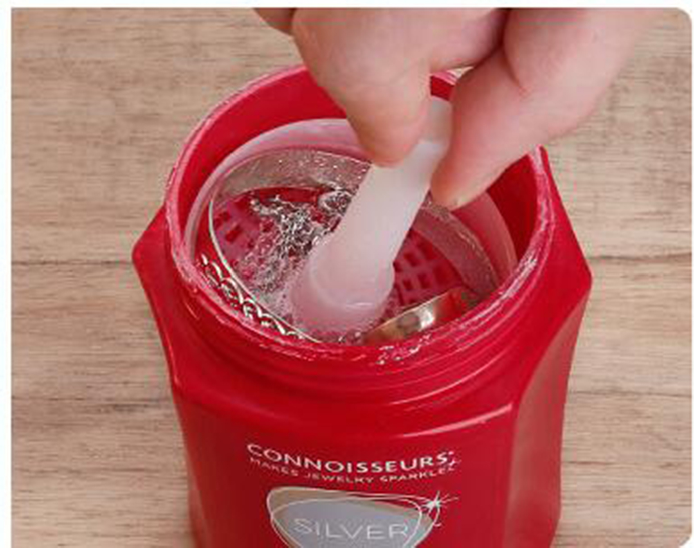 Connoisseurs น้ํายาทําความสะอาดเครื่องประดับ Siliver/Gold Lustering Liquid Cleaning Silver/Gold