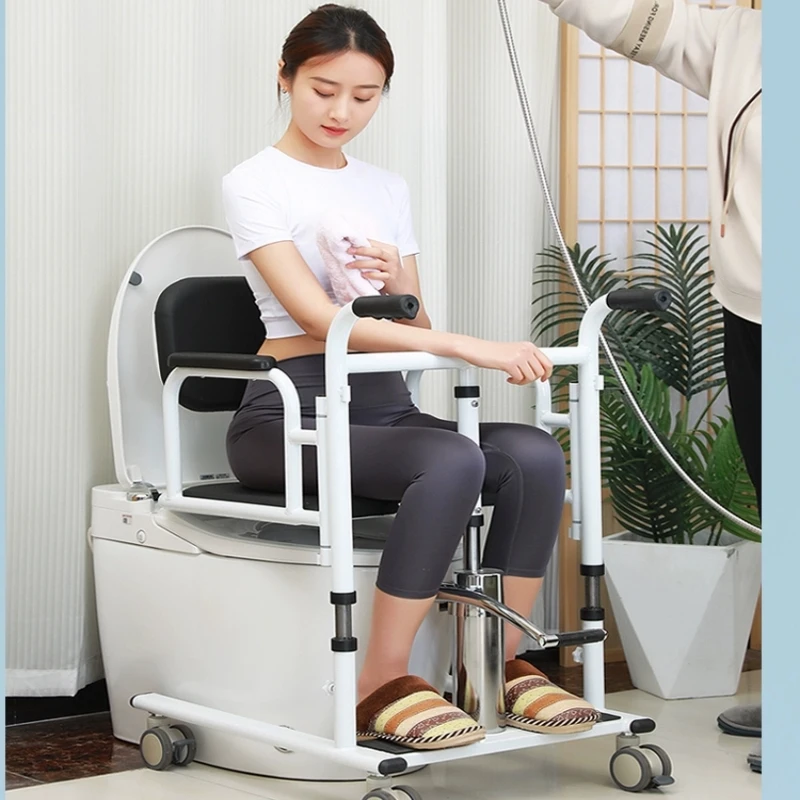 Многофункциональное кресло для пожилых людей