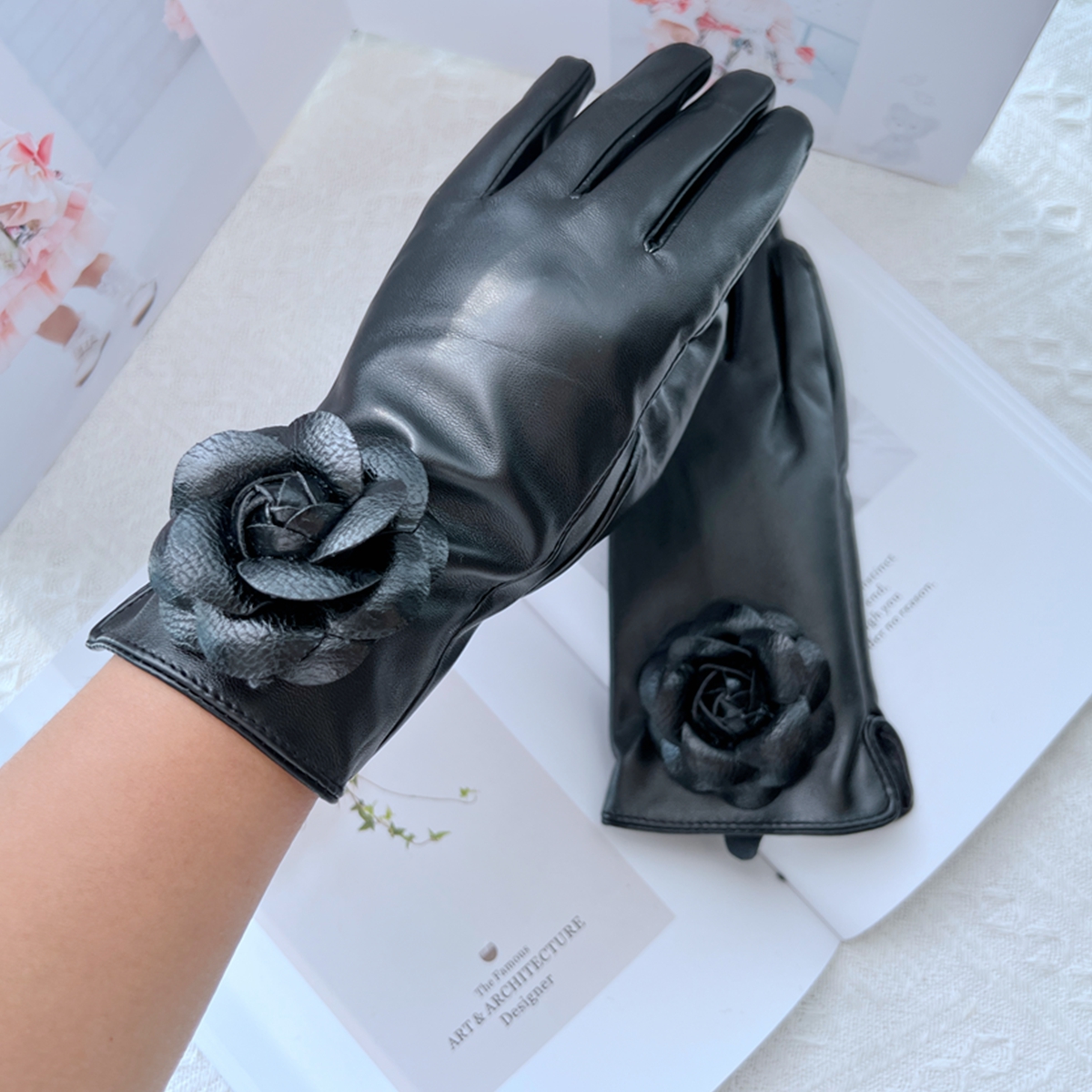 ブランドフラワー女性の Pu レザー手袋冬暖かいプラスベルベット厚みのフルフィンガー屋外乗馬タッチスクリーン運転ミトン