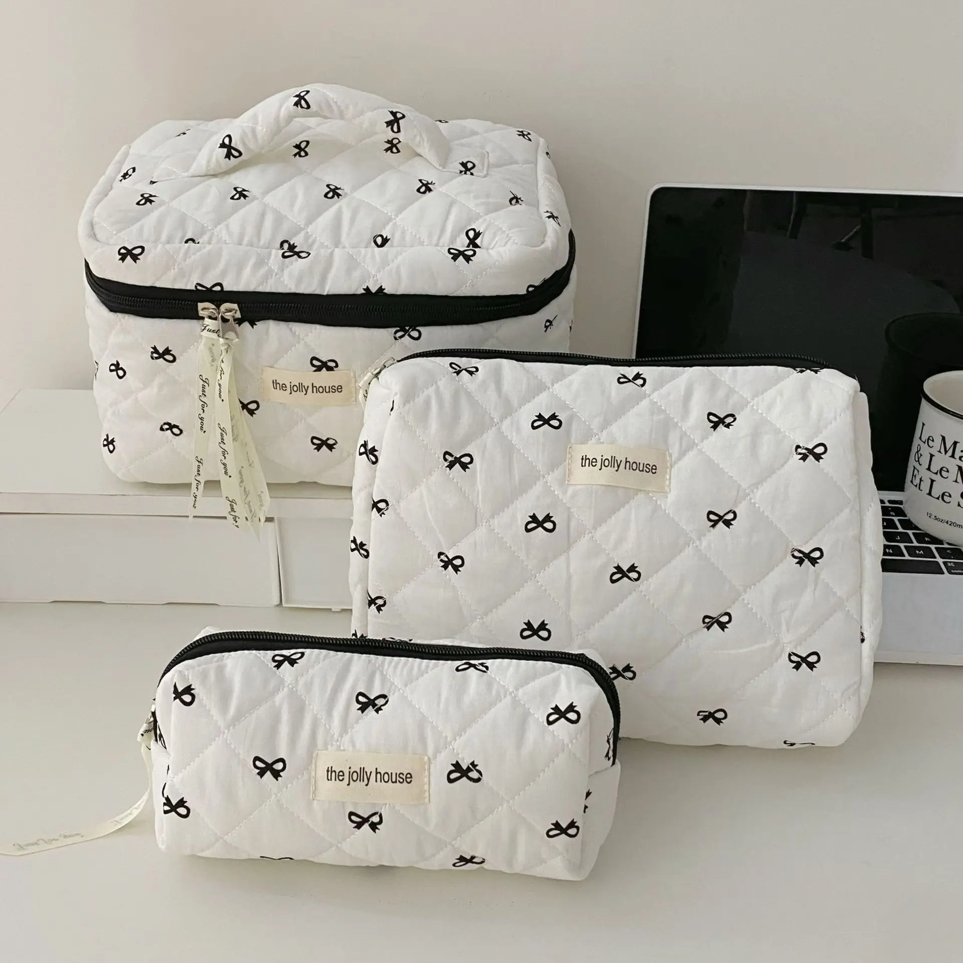 Bolso de cereza a la moda para mujer, bolsa de maquillaje portátil, bonita bolsa de almacenamiento de artículos de tocador y cosméticos, bolso de mano acolchado de algodón con cremallera