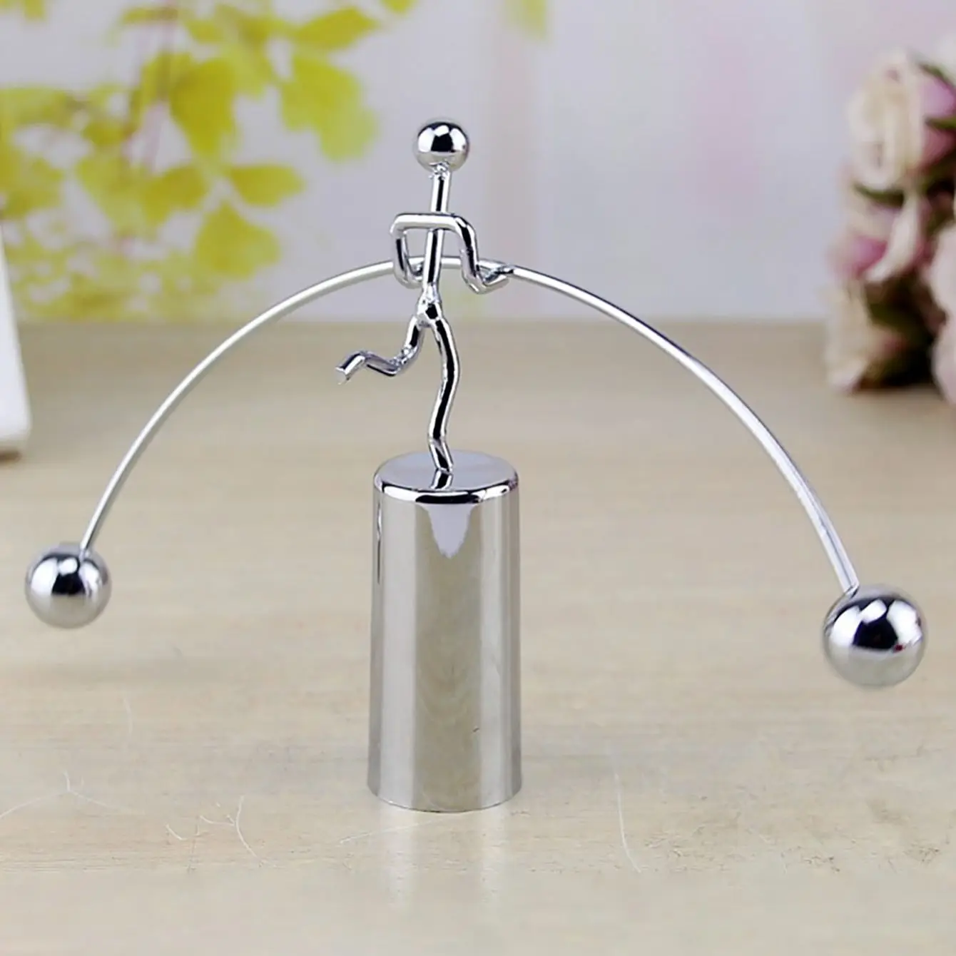Bola de equilibrio creativa, Columpio de levantamiento de pesas, iron man pequeño, no cae, decoración de hombre pequeño, adornos divertidos