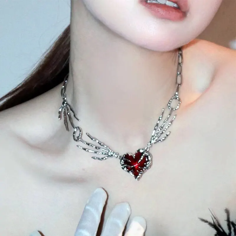Rote Pfirsich Herz Anhänger Halskette Silber-farbe Geist Klaue Liebe Kurze Halsband Punk Übertrieben Schlüsselbein Kette Für Frau Schmuck