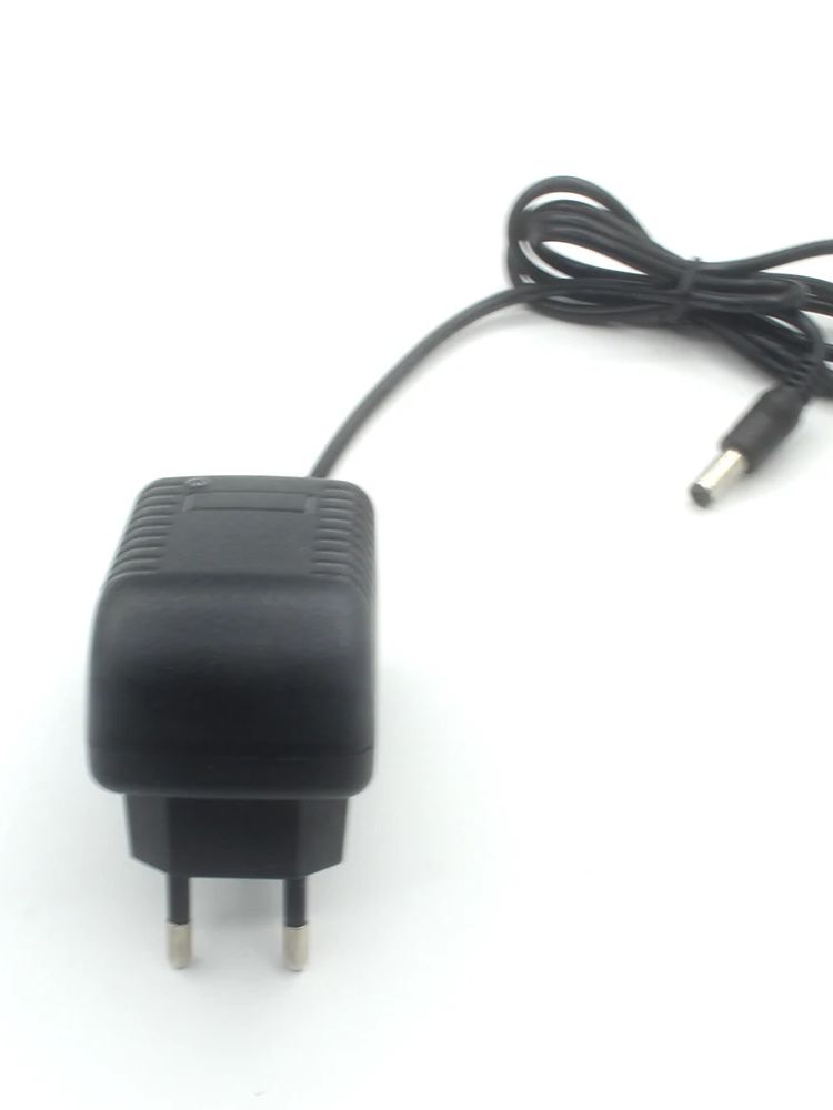 DC Power 21V 2A 18650 cargador de batería de litio 18V 0.5A 1A 2A 4 Series Li-ion batería 5,5mm x 2,1mm con clip