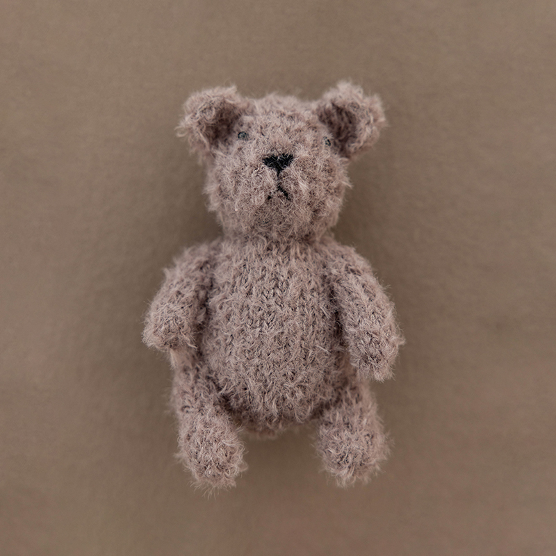 ตุ๊กตาหมีน่ารักบอลลูน Prop การถ่ายภาพเด็กตกแต่ง Handmade ถักสัตว์ของเล่นเด็กทารกสีน้ําตาล Mohair ตุ๊กตาสตูดิโอถ่ายภาพ