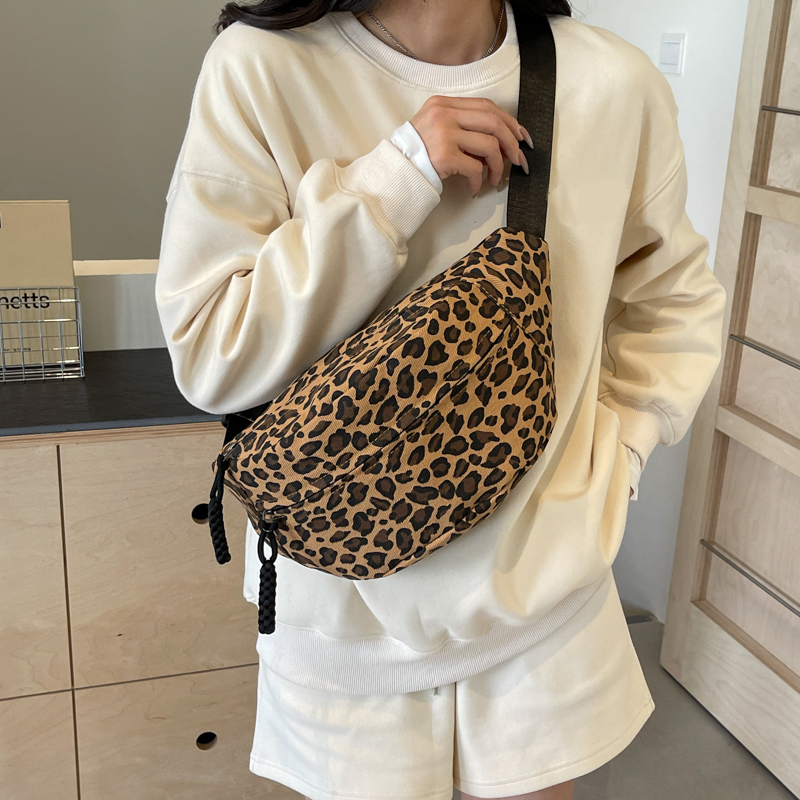 Tiptoegirls Fashion Leopard Pattern Woman Chest Bag Fashion Sports Pack Fabric Messenger Bag Retro College Style Shoulder Bag