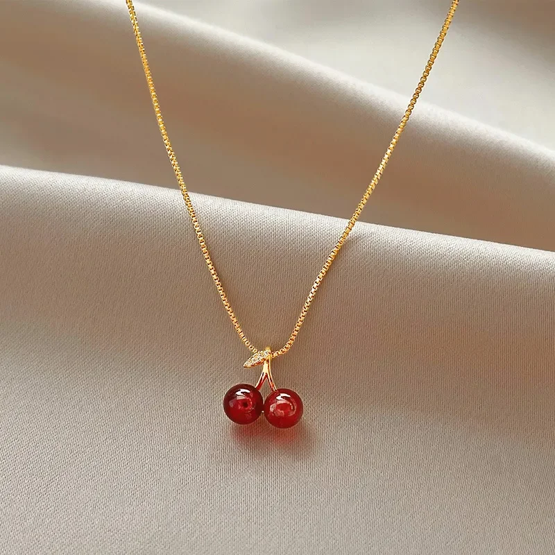 Collane con ciondolo piccola ciliegia rossa vino per le donne Personalità della moda Frutta Collana a catena dorata Gioielli per feste Regali di compleanno