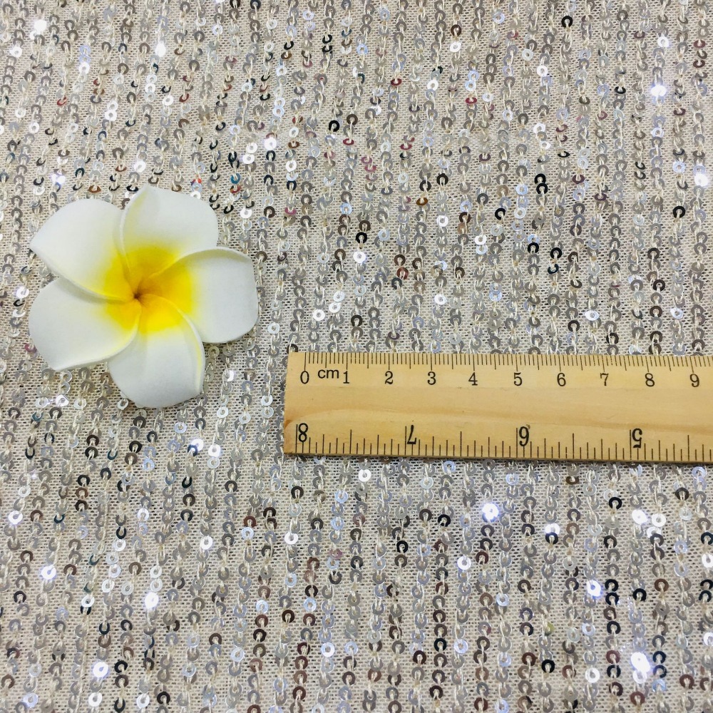 3 ミリメートルストレートスパンコール刺繍弾性メッシュ垂直スパンコール生地ヤードパーティードレス結婚式ステージ衣類生地卸売