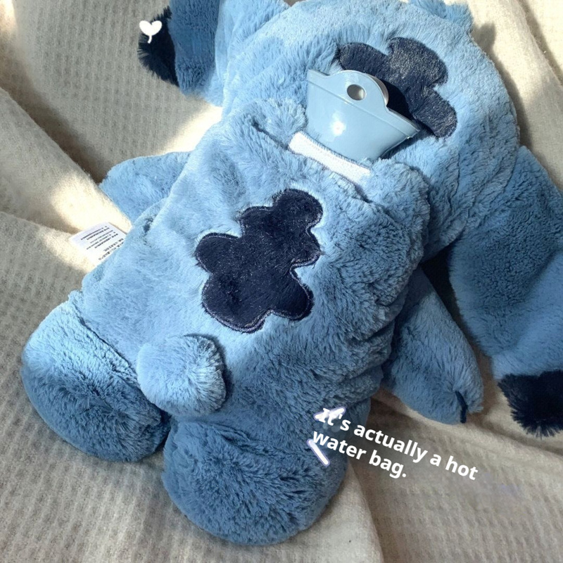 Botella de agua caliente de felpa de Anime Stitch Angel de Disney, calentador de manos con relleno de agua para el hogar para mujer, dibujos animados Extra grandes, regalos para niñas