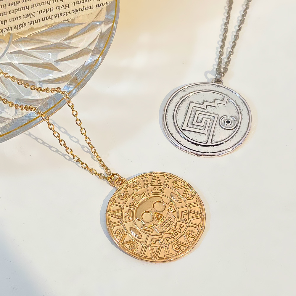 Collana con moneta d'oro azteca da uomo retrò in bronzo creativo, regalo, teschio azteco, collana pirata dei Caraibi, ciondolo per festa cosplay con teschio