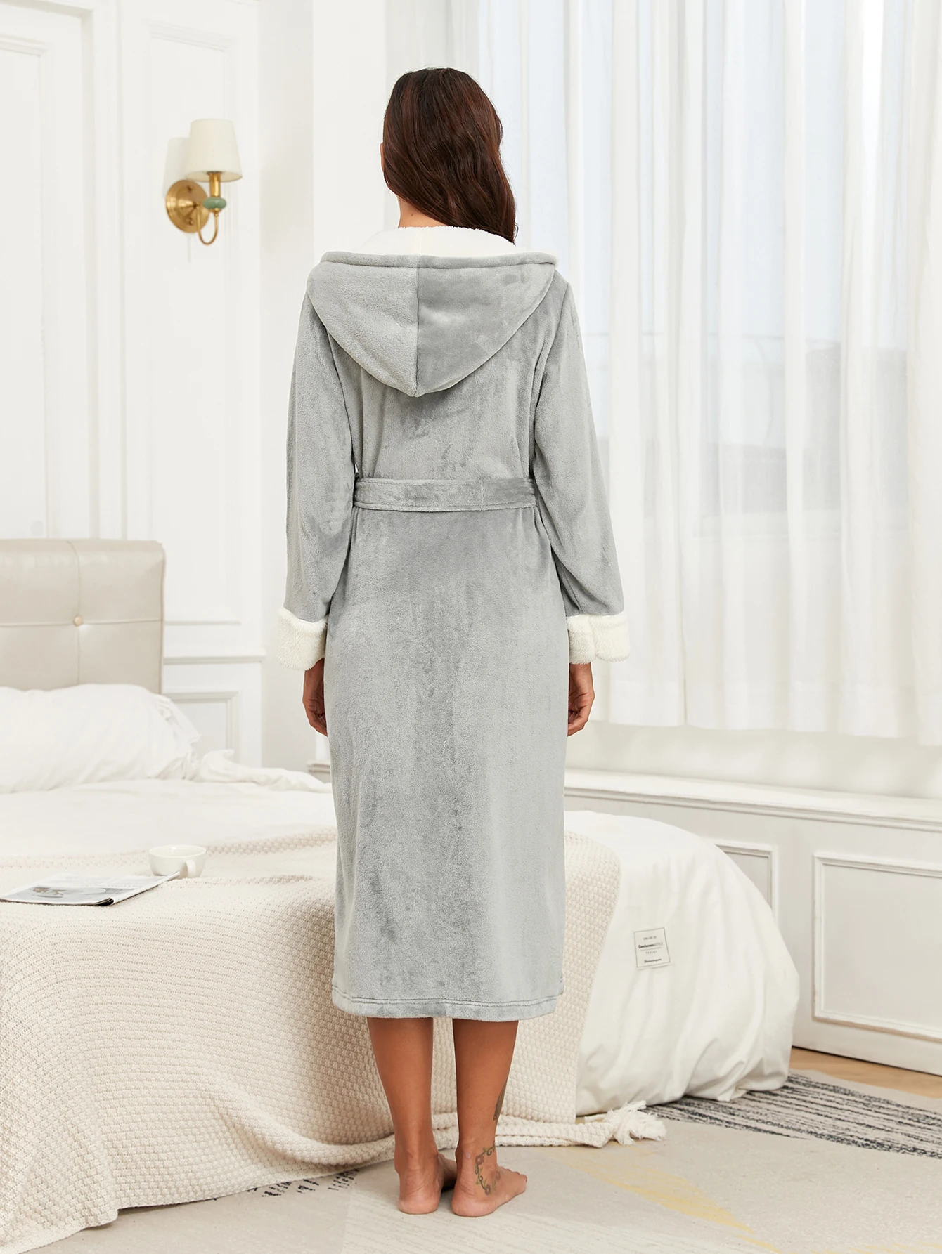 Rosto colorido com capuz robe feminino longa seção de casa usar modelos outono e inverno quente e confortável roupão pijamas