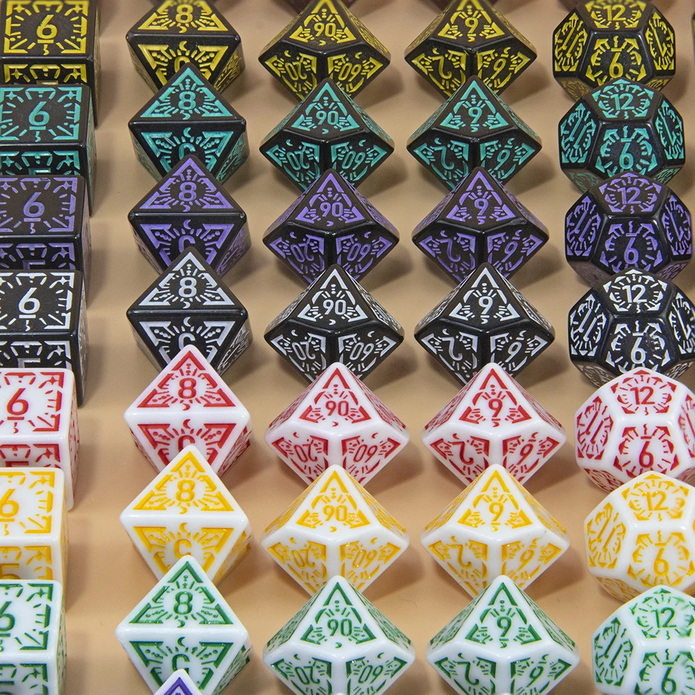DND แกะสลักรูปแบบลูกเต๋า 7 ชิ้น RPG ชุดลูกเต๋า Polyhedral สําหรับ Boardgame เป็นของขวัญอุปกรณ์ความบันเทิง