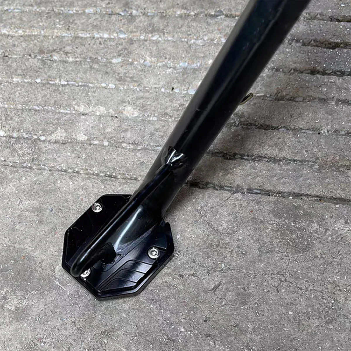 Extensor de soporte de motocicleta de aleación de aluminio CNC, almohadilla de extensión de caballete lateral, placa de soporte antideslizante, Base agrandada, 1 Uds.