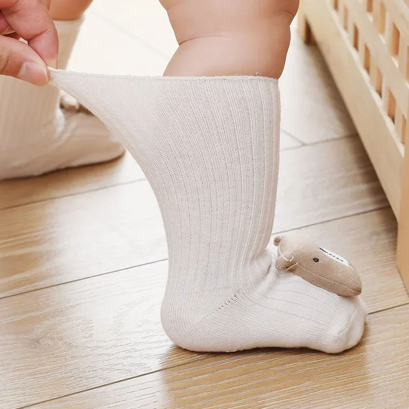 Otoño Invierno calcetines de algodón suave para niñas recién nacidas calcetines de animales de dibujos animados para bebés calcetines antideslizantes para bebés primavera