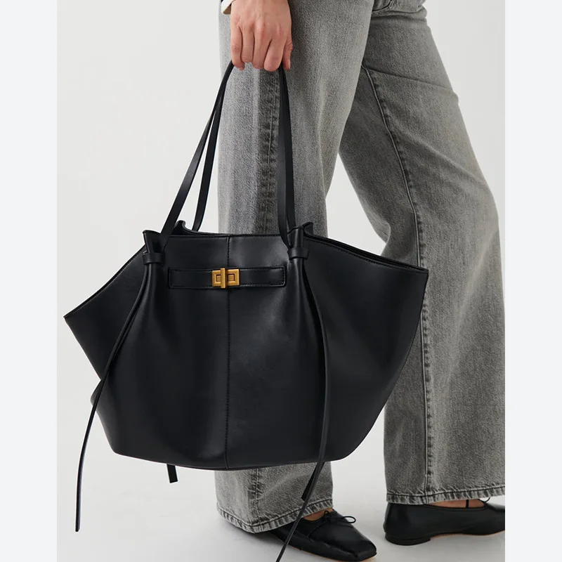 Fashion Large Capacity Trapeze Bag Designer Chic Lock Women Shoulder Bags Luxury Pu Leather Handbags Trend Underarm Bag 2025