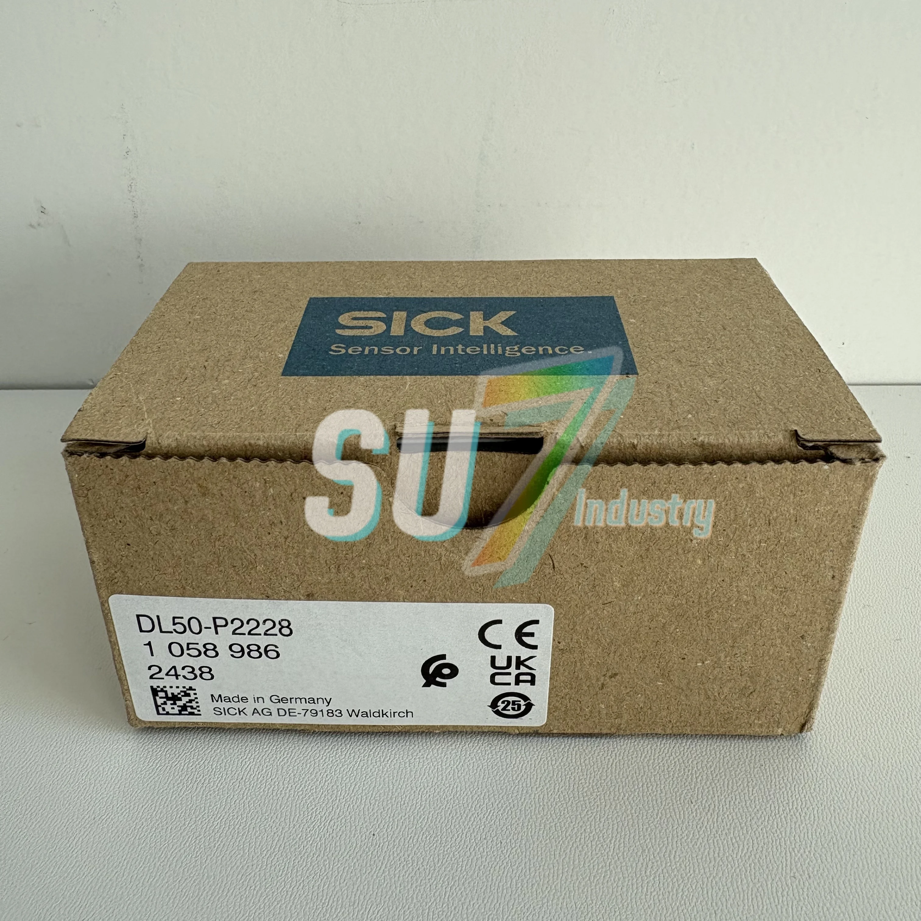Distance  measuring  sensor    New original    DL50-P2228 1058986