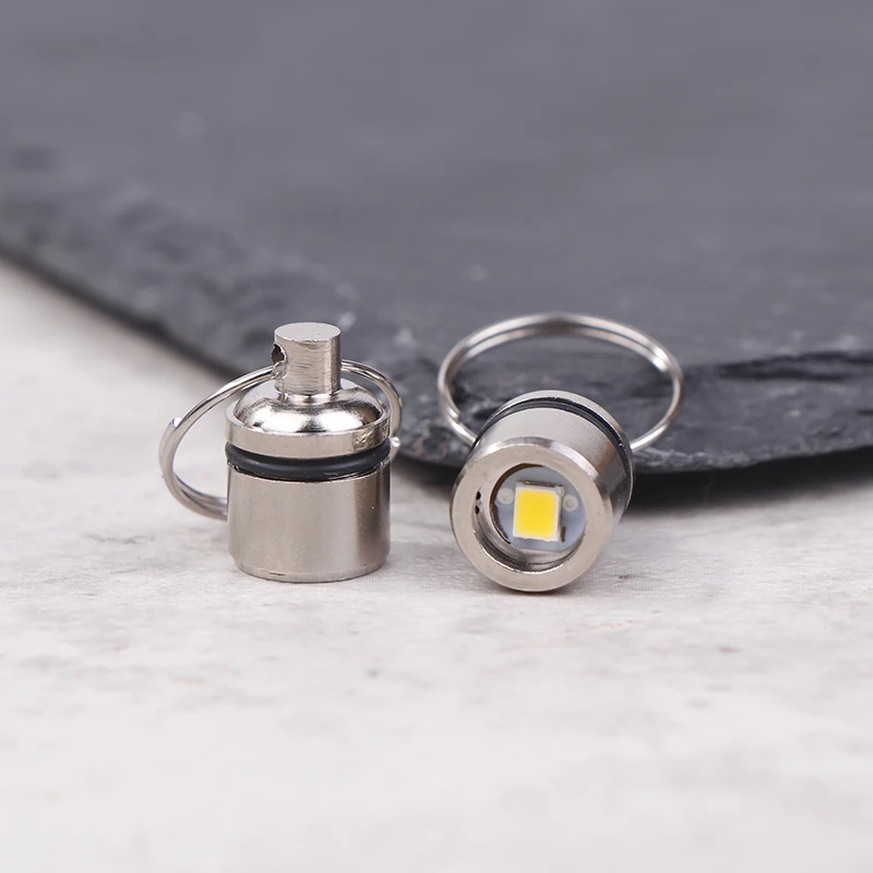 2Pcs Mini LED Light Key Chain Luminated Keyring Pendant Colorful Mini Electronic Light Keyring Flashlight Lamp Keychain