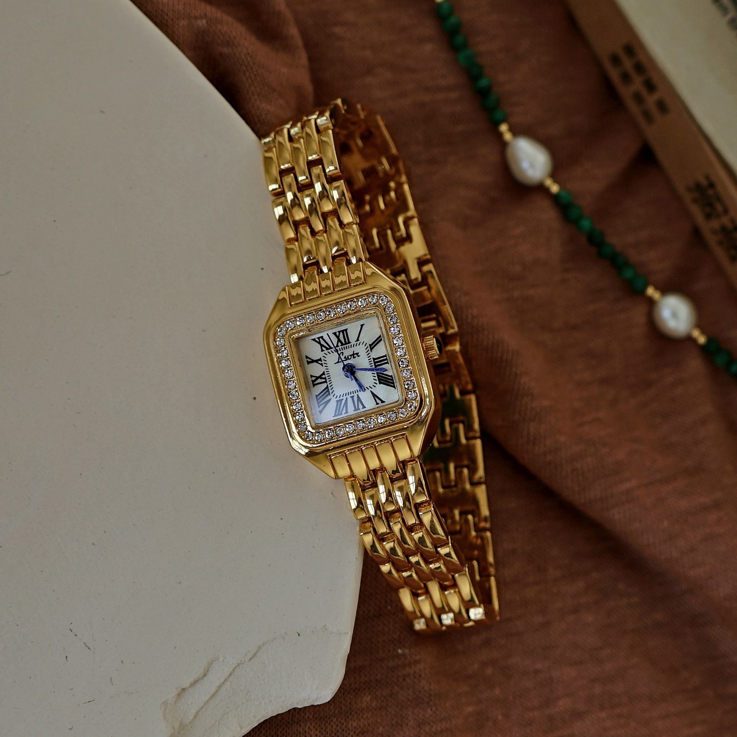1 PC New ARRIVAL Gold-TONE Square Dial ผู้หญิงนาฬิกากันน้ําฝัง Rhinestone,Elegant & สไตล์เรียบง่าย, นาฬิกาสําหรับสตรี