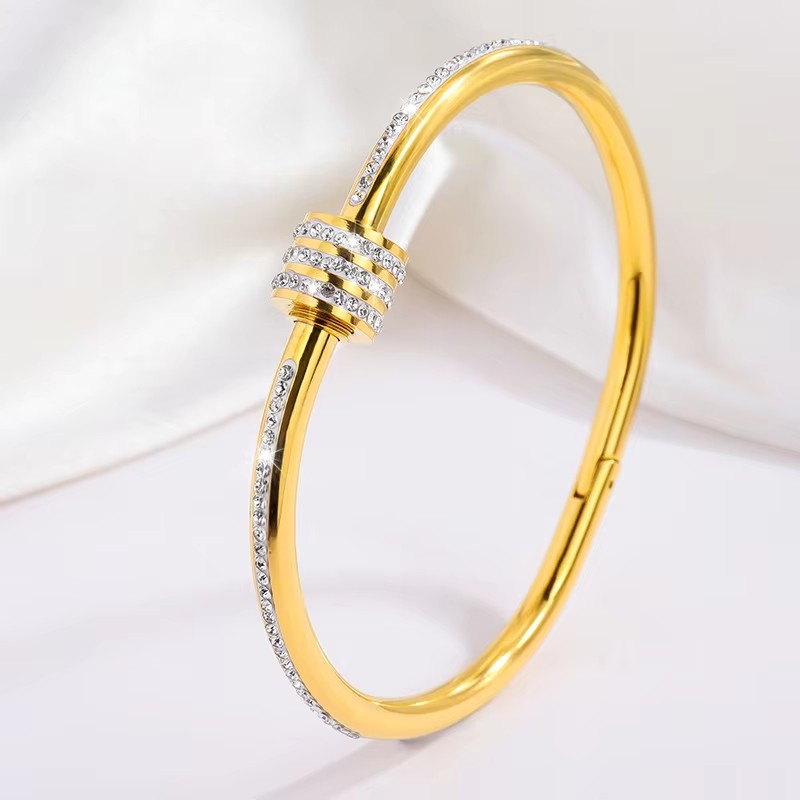 Accessorio in cristallo fatto a mano di lusso placcato oro in acciaio inossidabile Bracciale avvolgente da donna Gioielli non appannati