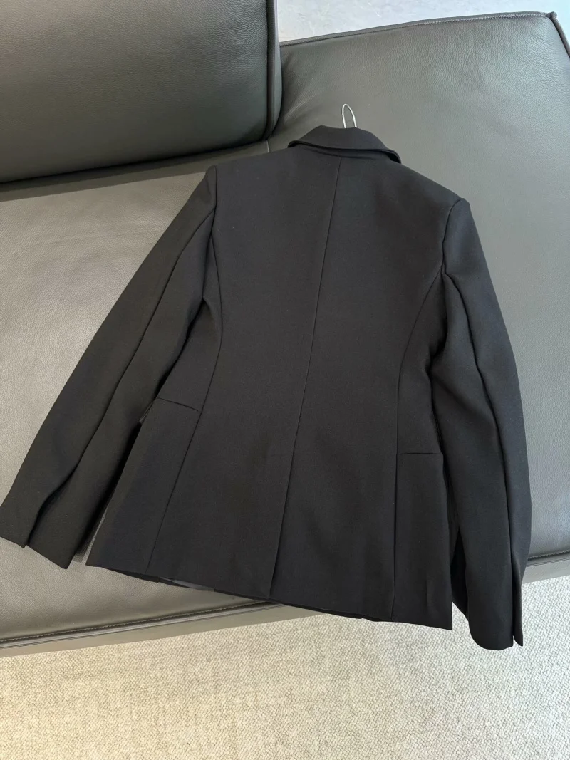 ZW Série Ombro Acolchoado Slim Fit Terno Jaqueta para Mulheres ETJ 2025 Nova Coleção com Cintura Cinching Design Jaqueta de Terno Casual