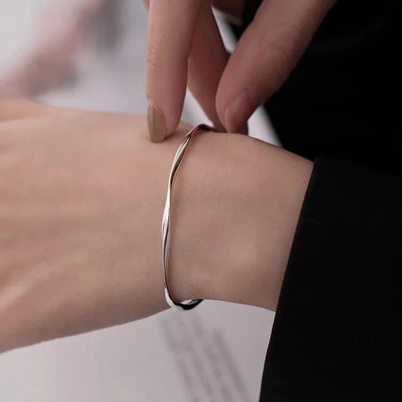 Nuevos brazaletes abiertos Mobius lisos, pulsera Bilezik para chica, joyería de boda para Mujer, Pulseras simples para Mujer, regalo de Navidad