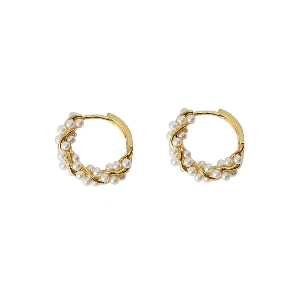 2024 coreano nuevo temperamento Simple círculo pendientes de perlas moda pequeños pendientes versátiles joyería de mujer