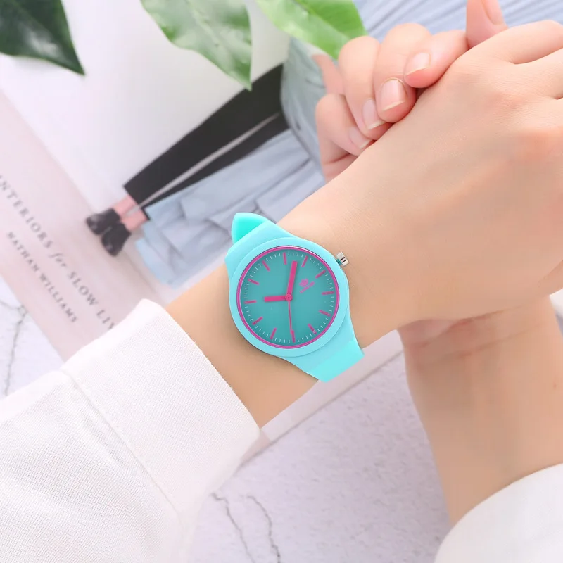แฟชั่น 2025 ขาย Simple Scale ผู้หญิงควอตซ์นาฬิกาซิลิโคนสีดําผู้หญิงกีฬา Comfort ทั้งหมดนาฬิกานาฬิกา