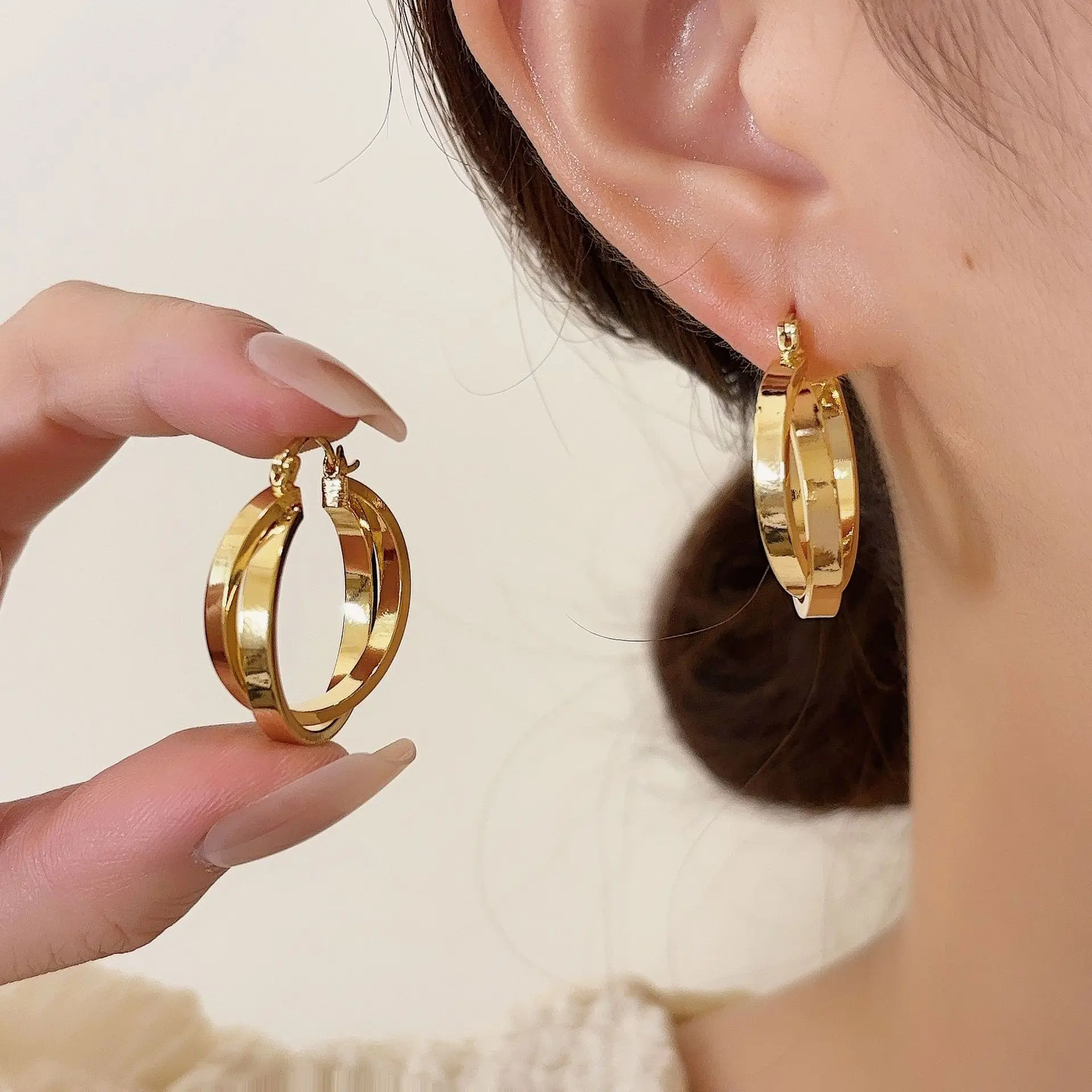 Moda Esagerato Hollow Arc Orecchini Per Le Donne Oro Argento Metallo Rame Orecchini Rotondi Del Partito Gioielli Giornalieri