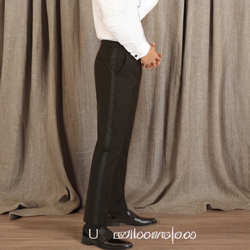 Calça masculina preta com listra lateral de cetim, peça única, slim fit, formal, moda oficial