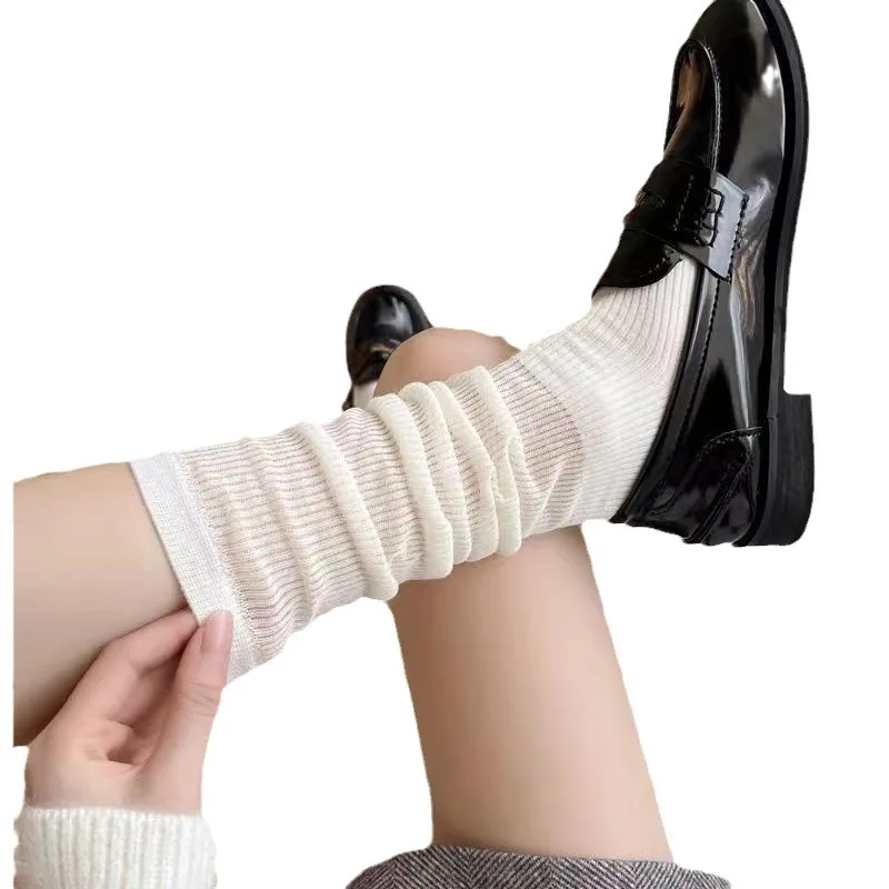 Los calcetines finos de longitud media de verano y otoño para mujer son cómodos y transpirables calcetines de rayas verticales simples de Color sólido tendencia