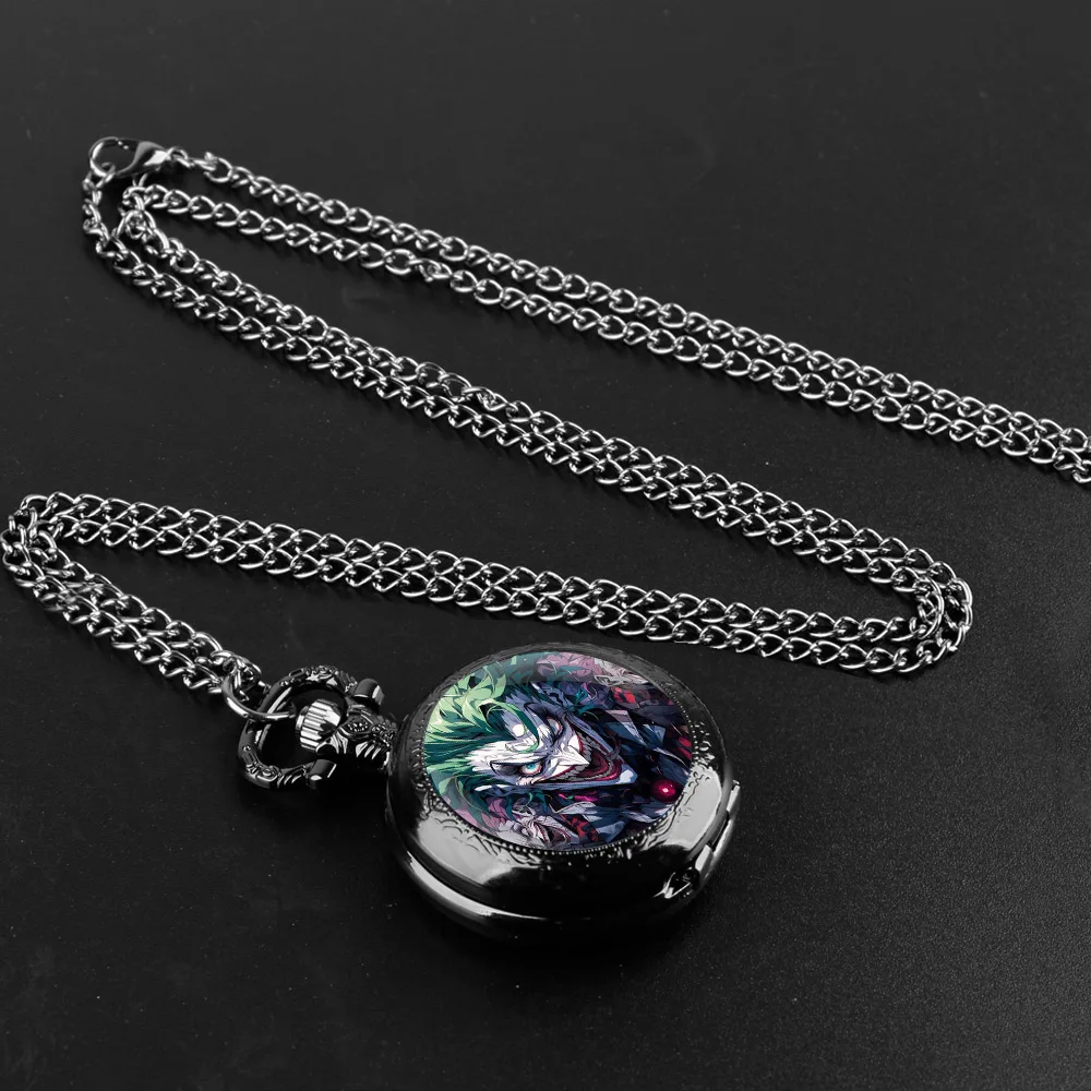 Orologio da tasca al quarzo con cupola in vetro a tema Joker Quadrante classico con numeri arabi con catena resistente per uomini Regali creativi