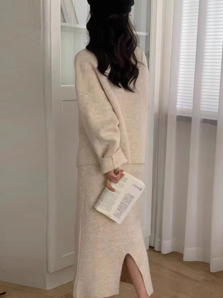 シックな冬の怠惰なスタイル長袖ニットセーターコートとミニスカートセットファッショナブルなツーピース女性のアンサンブル年齢 18-25