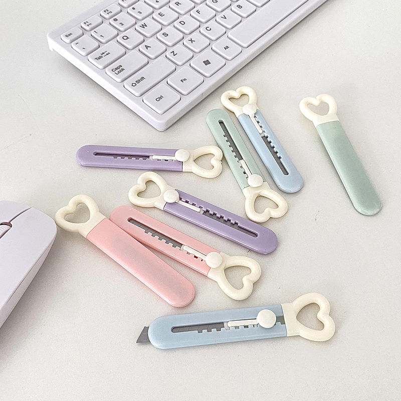 Kawaii Liebe Herz Allzweckmesser Papierschneider Tasche Mini Messer Sicherheitsbox Cutter Umschlagöffner Nachfüllbares koreanisches Briefpapier
